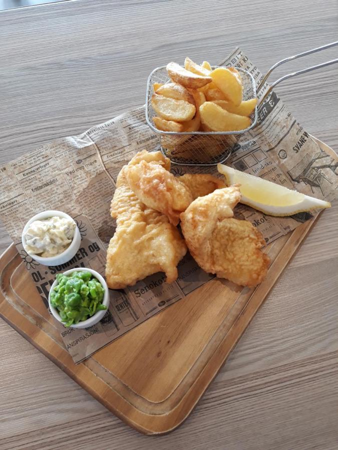 Skagi Bed & Lodge Skaland 外观 照片